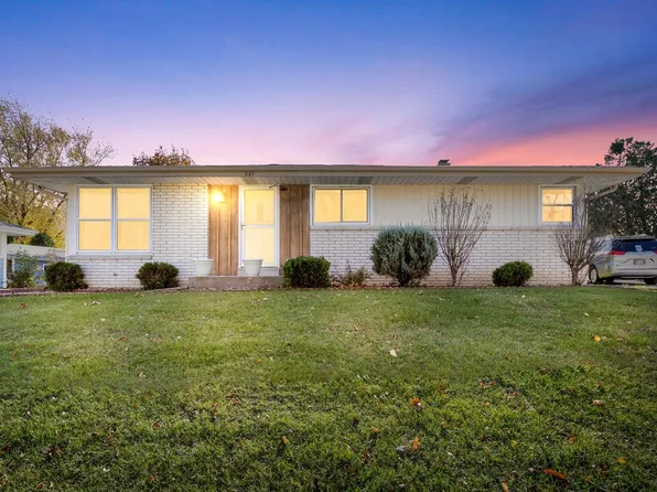 641 West Maplewood COURT, Milwaukee, WI 53221