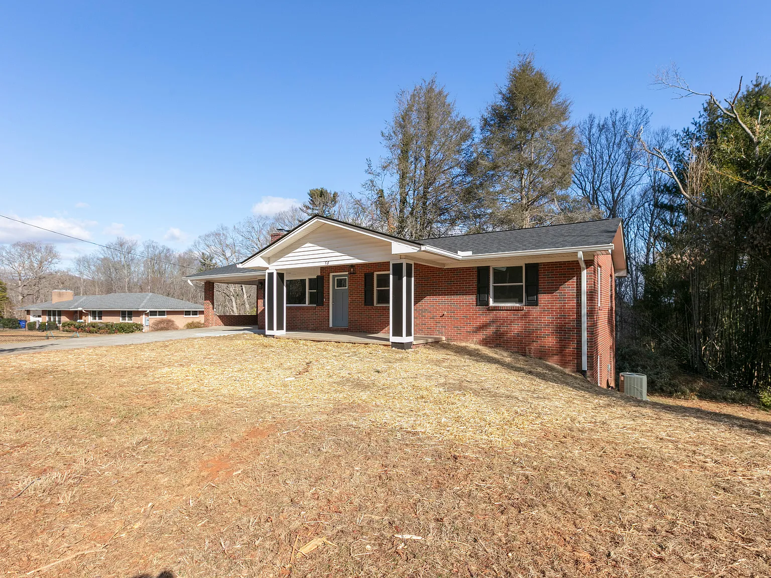 58 W Oakview Rd — Photo 3