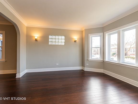 4th image of 2313 Gunderson Ave