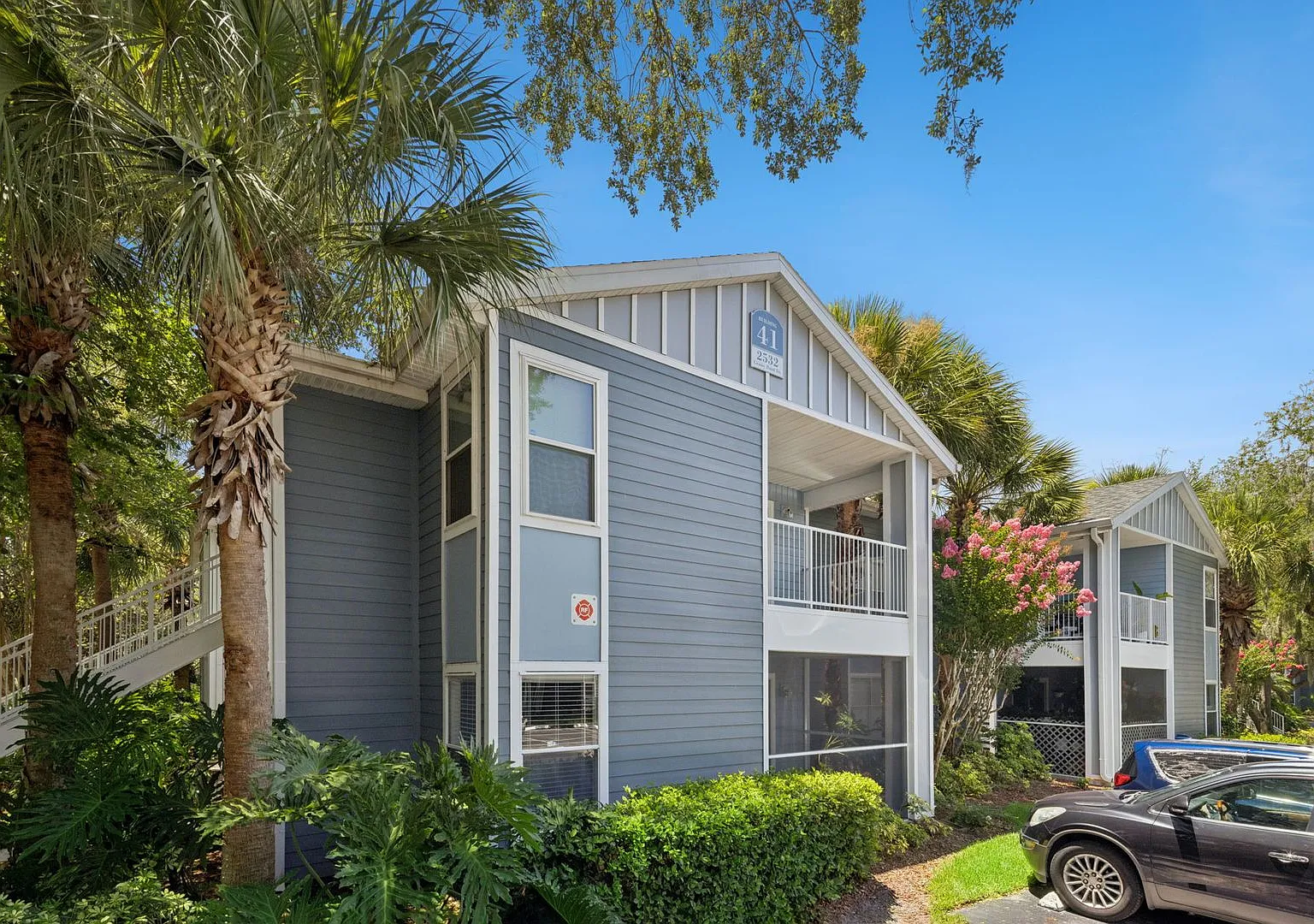 Gorgeous Upgraded 2/1 Condo ~ Gated Waterfront Lake Mary Community ~ Must See! — Photo 2