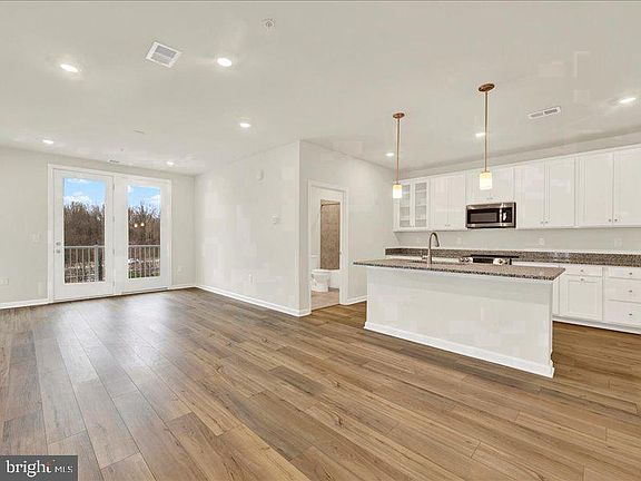 2nd image of 4003 Seaside Alder Rd #10202
