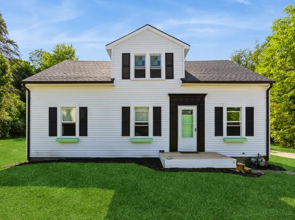 254 E Center St, Coloma, MI 49038