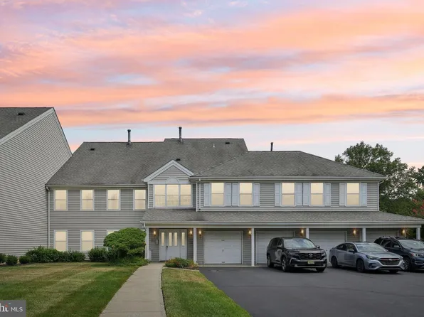 1112 Eagles Chase Dr, Lawrence Township, NJ 08648
