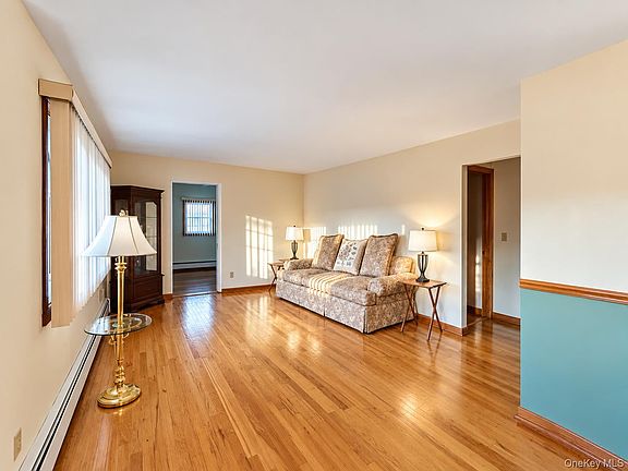 3rd image of 1073 Oakneck Road