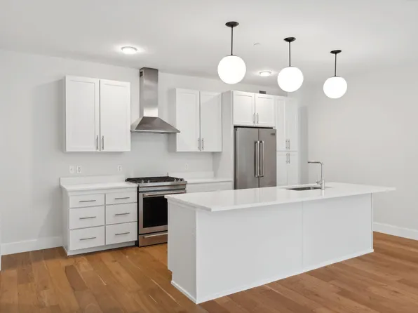 383 Commercial Street #312, Portland, ME 04101
