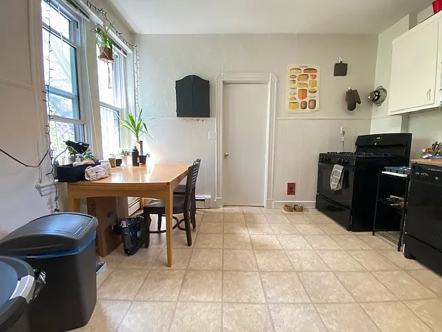 3 bed, 950 sqft, $3,900 — Photo 4