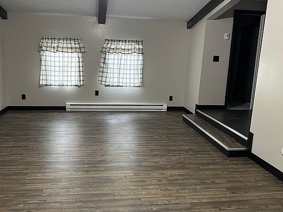 Living room/dining room area