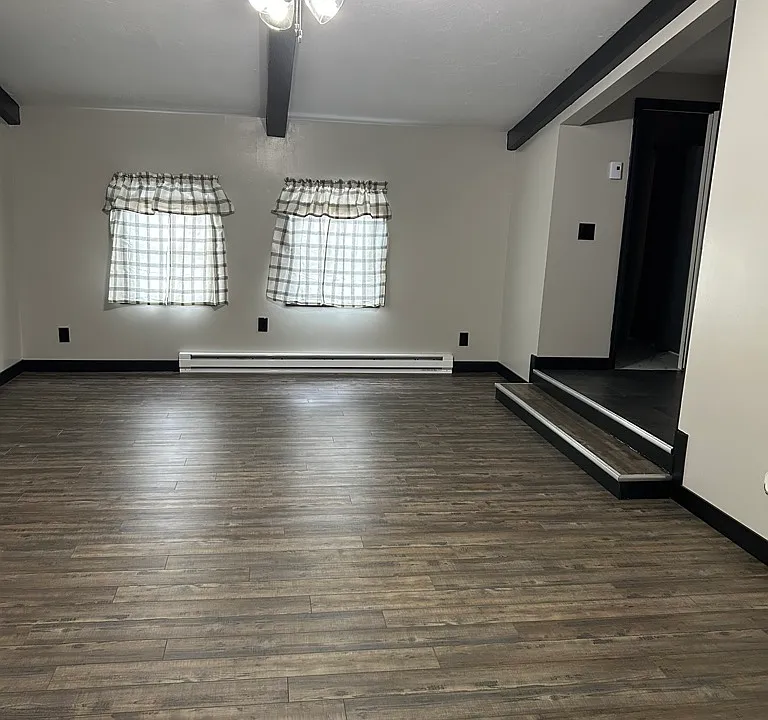 Living room/dining room area