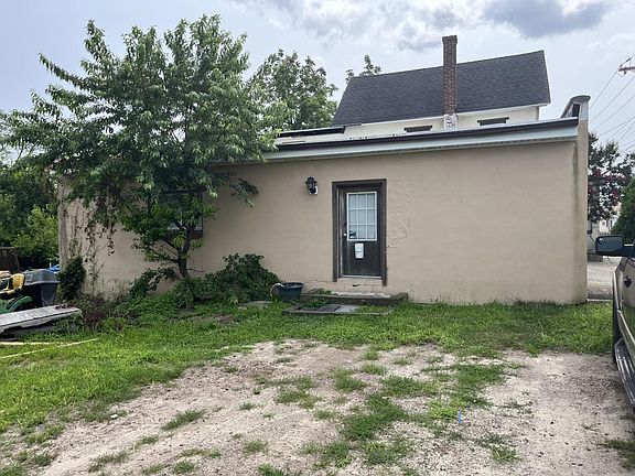 4th image of 606 W Ocean Heights Ave
