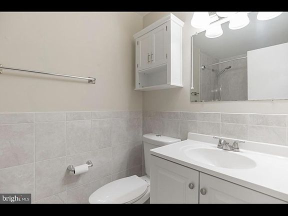 5th image of 12024 Alberta Dr