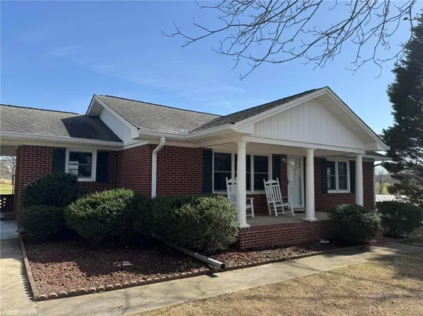 360 Golf Course Rd, Winder, GA 30680