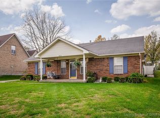 2613 Whitehorse Vale Dr, Jeffersonville, IN 47130