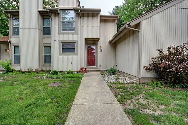 8 Colony West Dr photo 1