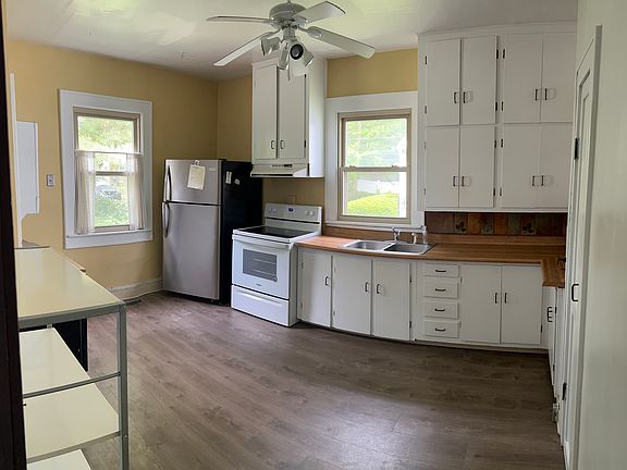Large Kitchen with lots of storage! (Washer/Dryer in left corner of this room)