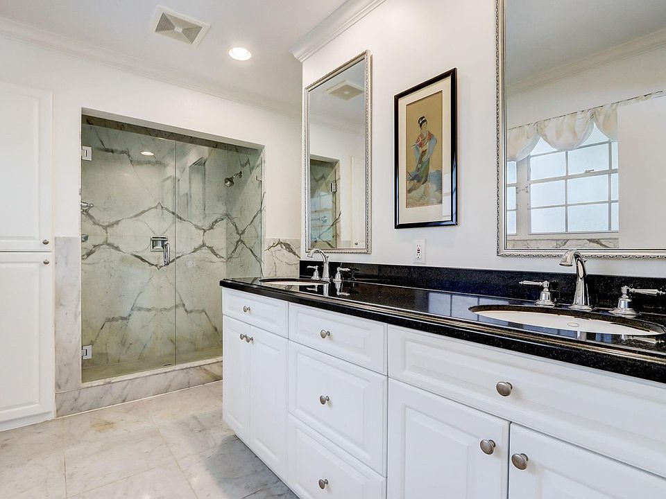 1st image of 2921 NE 55th Street
