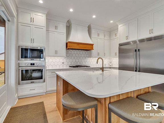 2nd image of 868 Inlet Cir