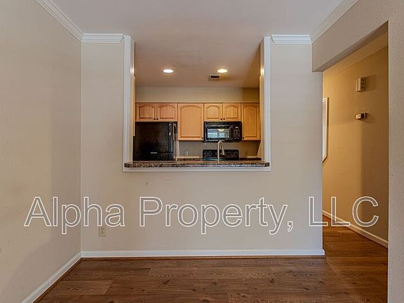 5th image of 408 Townes St Unit 5