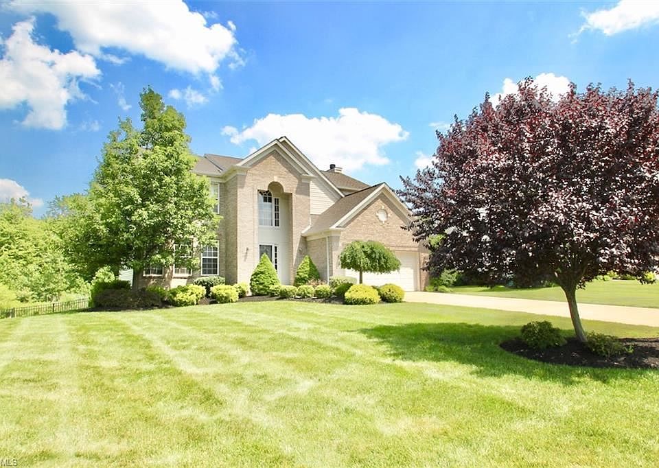 1st image of 385 Wilmington Dr