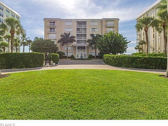 4th image of 1275 Gulf Shore Blvd N APT 102