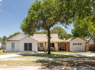 8 Deer Ridge Rd, Wimberley, TX 78676