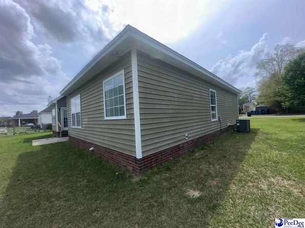 704 Highland Dr, Mullins, SC 29574