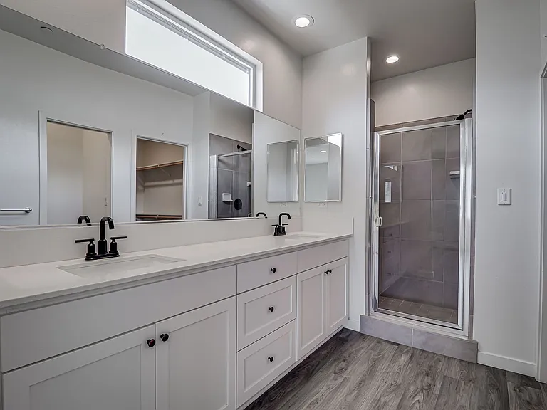 15017 Maryvale Ave — Photo 21