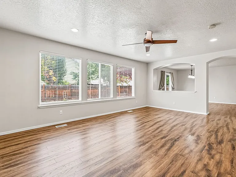 3614 E Hand Cart Ln — Photo 5