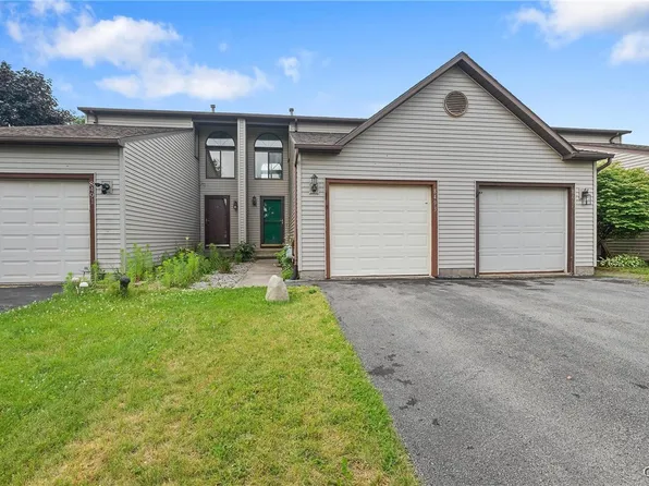 8493 Bubbling Springs Dr, Baldwinsville, NY 13027