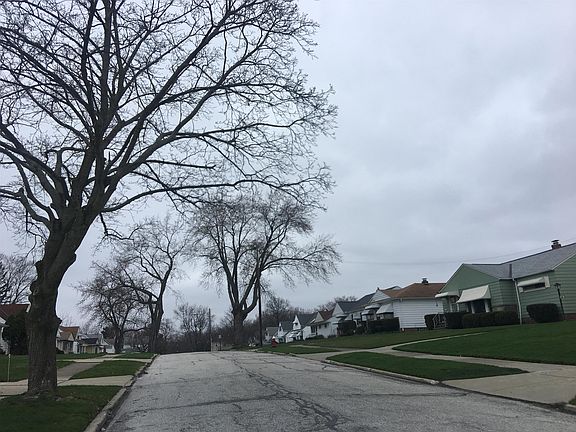 4th image of 18201 Dalewood Ave