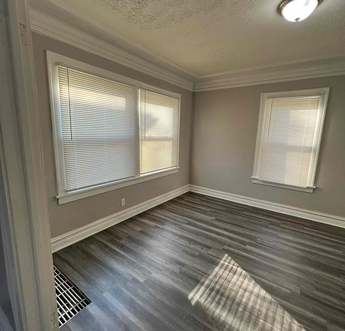 3 bed, 1.0 bath, 1288 sqft, $1,225 — Photo 2
