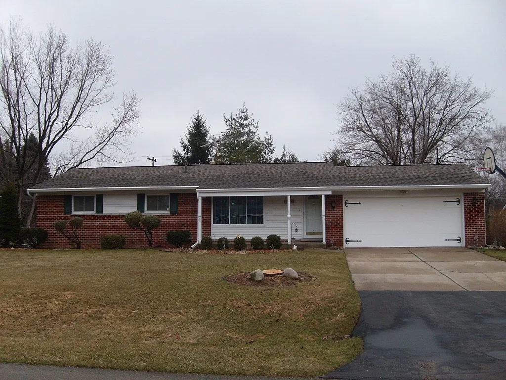1911 Alton Cir photo 1