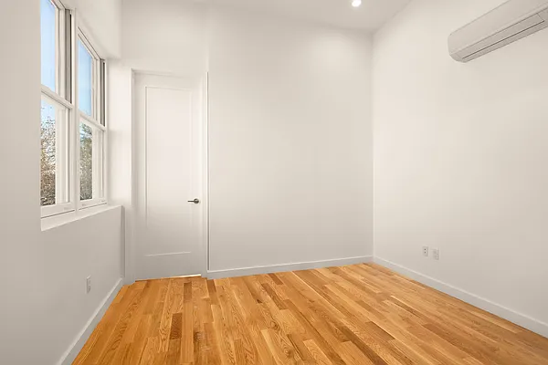 Rented by MNS | media 25