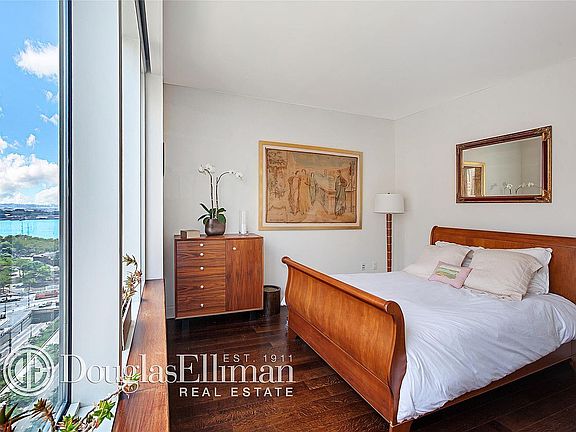 4th image of 70 Little St W #19A