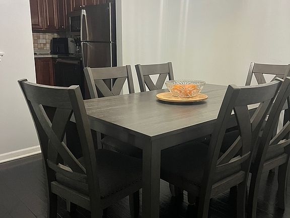 5th image of 9430 Greenbriar Dr APT 1F