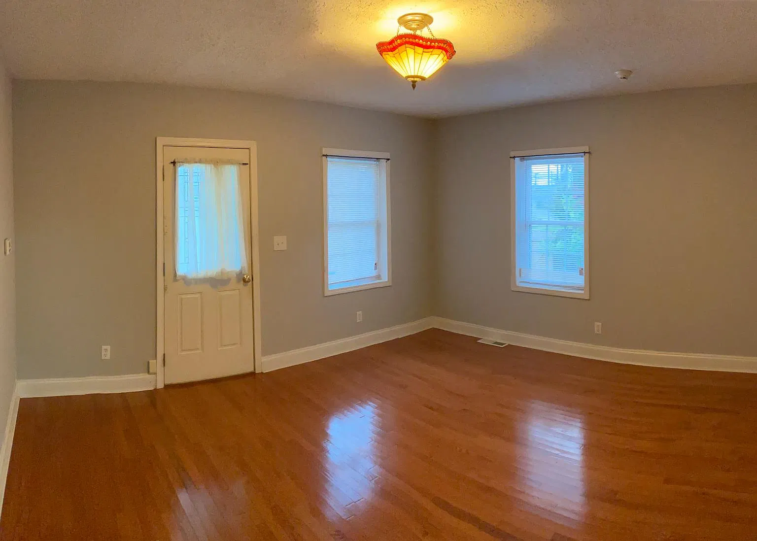 6214 Morrow Rd — Photo 2