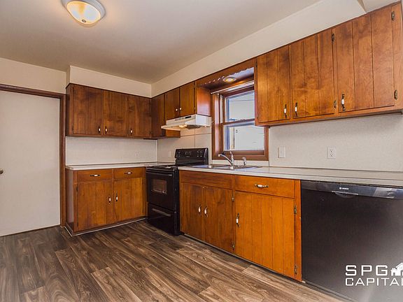 5th image of 233 E King St #3