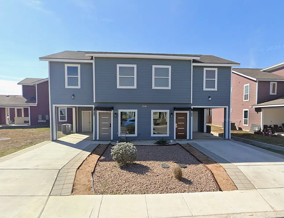 4 bed, 2.5 bath, 1600 sqft, $2,250 — Photo 2
