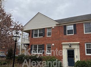 6626 Boulevard Vw APT B1, Alexandria, VA 22307