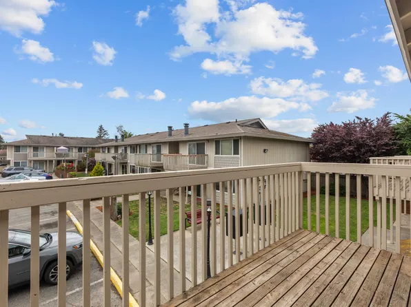 Pacific Manor Apartments