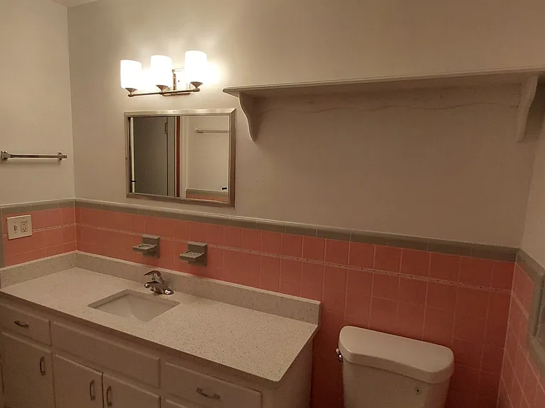 530 Byron Rd — Photo 10