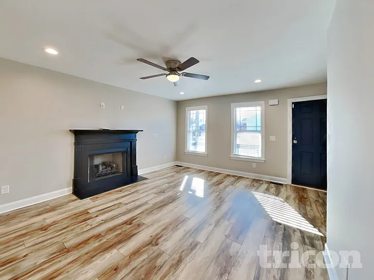 302 Oxfordshire Dr — Photo 3
