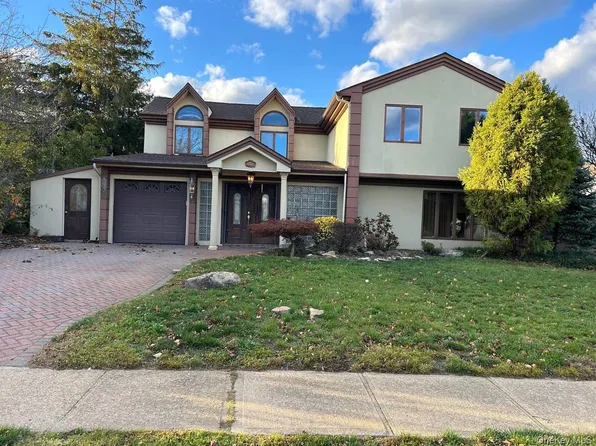 3200 Lydia Lane, Bellmore, NY 11710