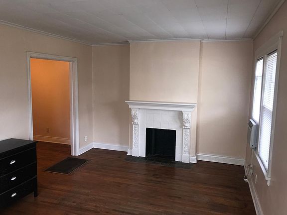 Enter to living room