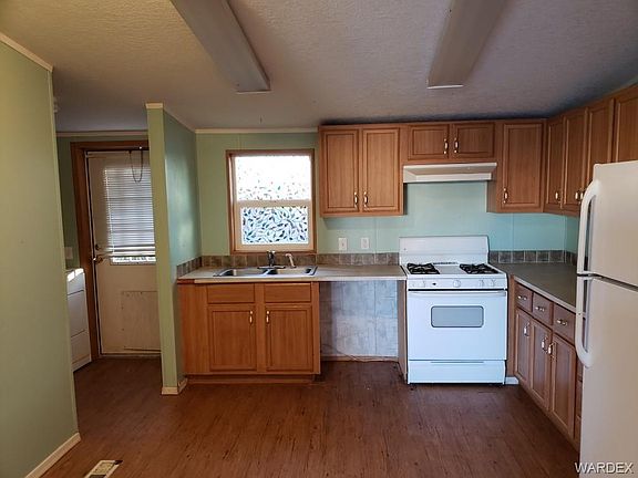 5th image of 1824 Diamond Dr