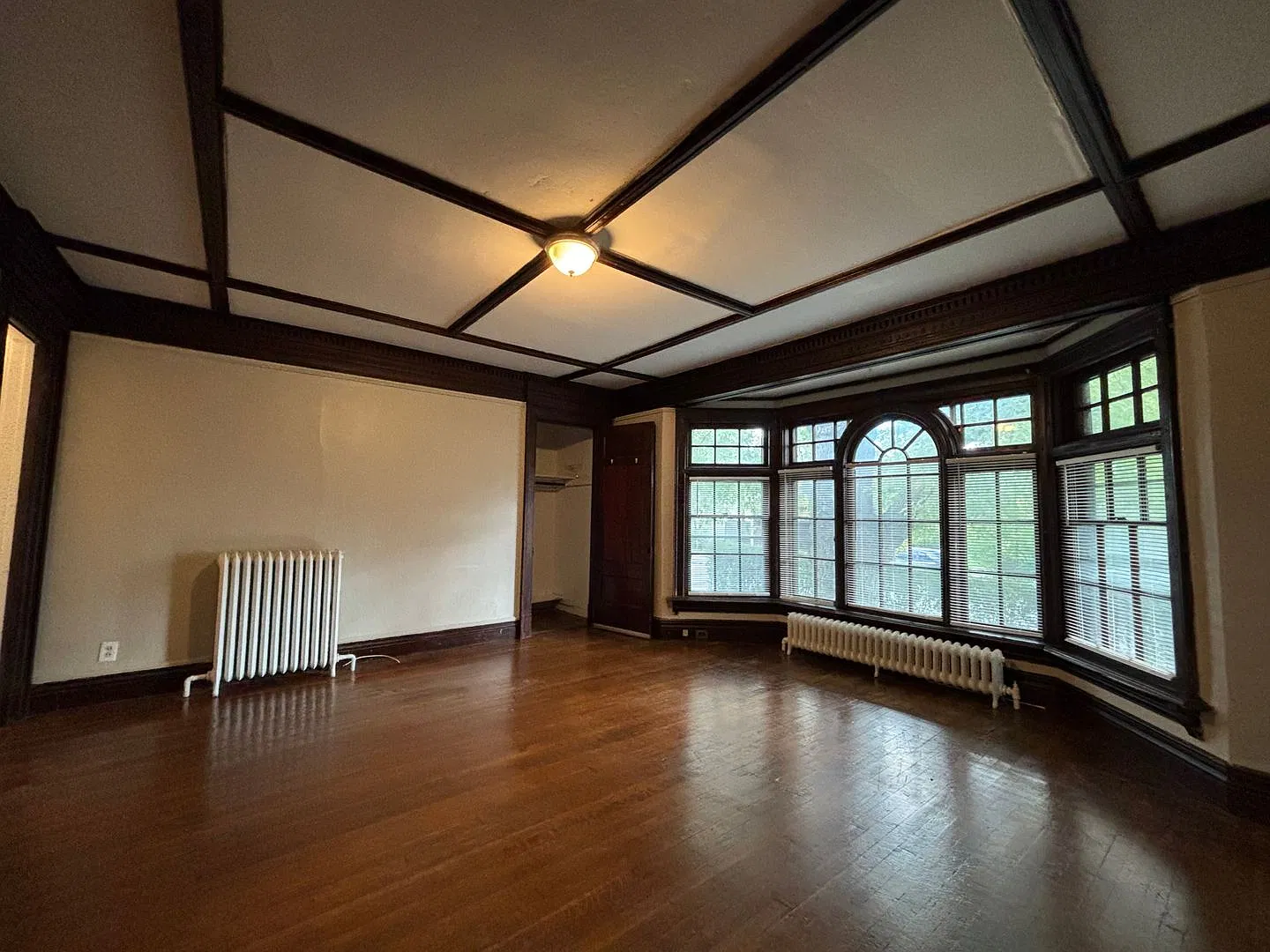 410 Oxford Street — Photo 1