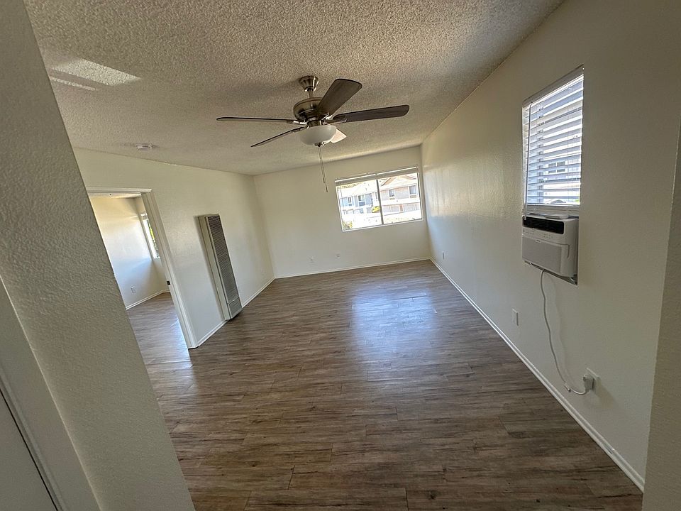 647-H Living Room