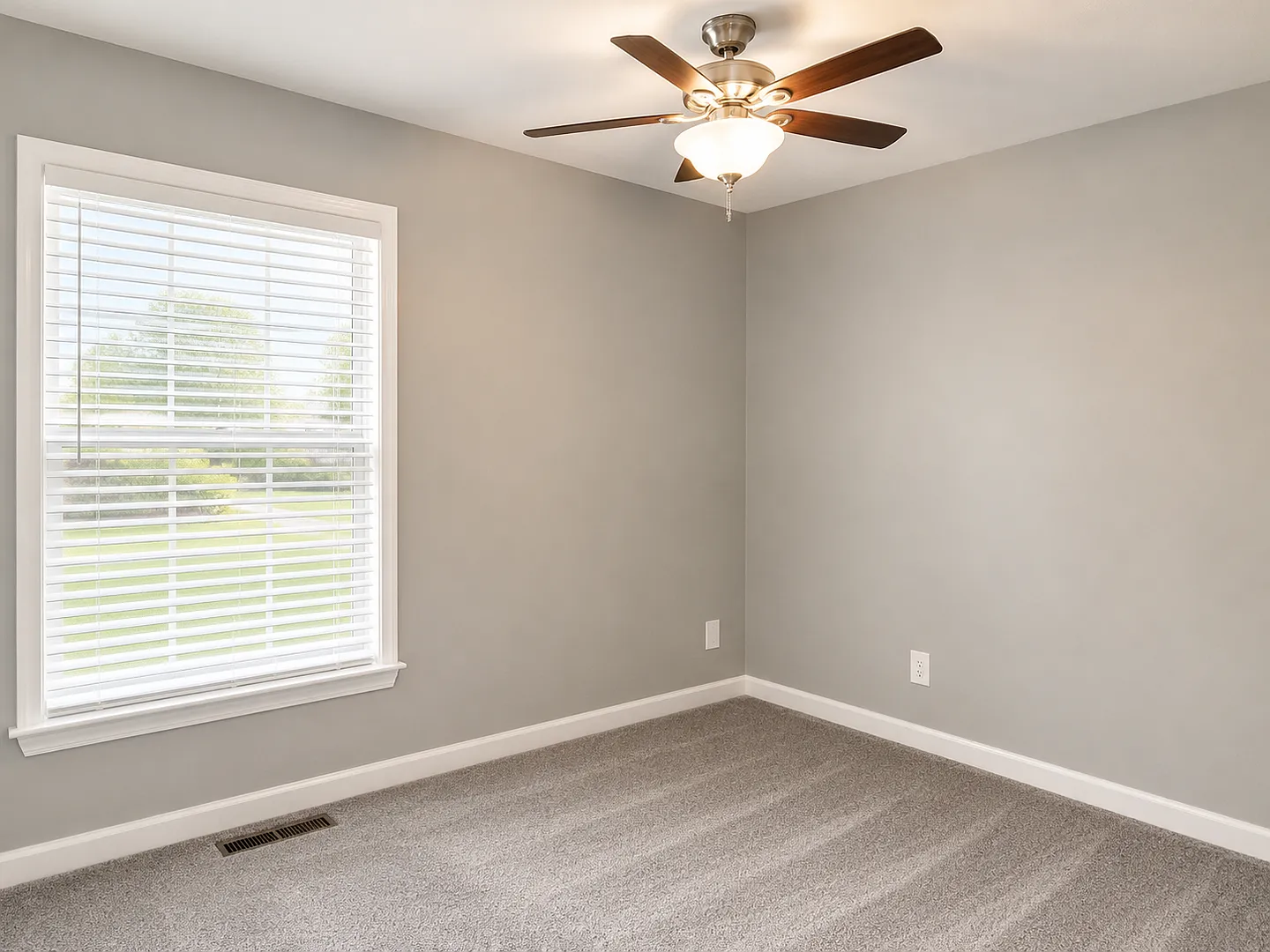 Heart of Middletown Home! — Photo 3