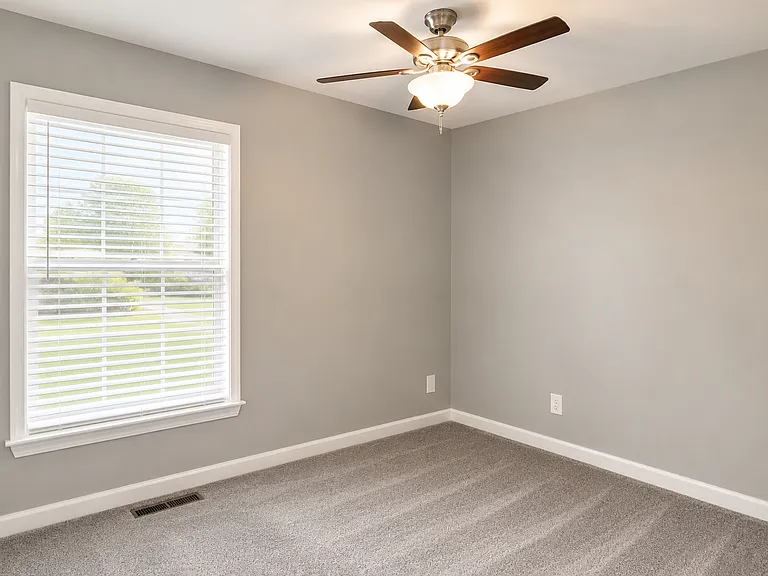 701 Marengo Dr — Photo 3