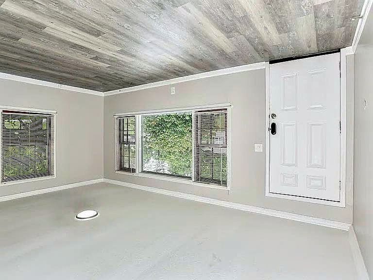 1st image of 10036 Hedge Dr