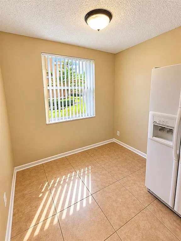 3 bed, 1166 sqft, $2,350 — Photo 1